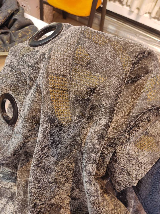 پرده لوکس پانچی با طرح انتزاعی و بافت سنگین - شاهکار مدرن دکوراسیون