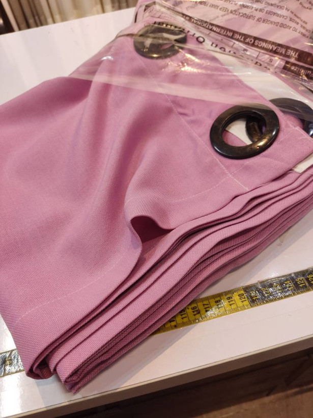 پرده گونی بافت صورتی، آرامش و زیبایی را به اتاق خواب شما هدیه میدهد