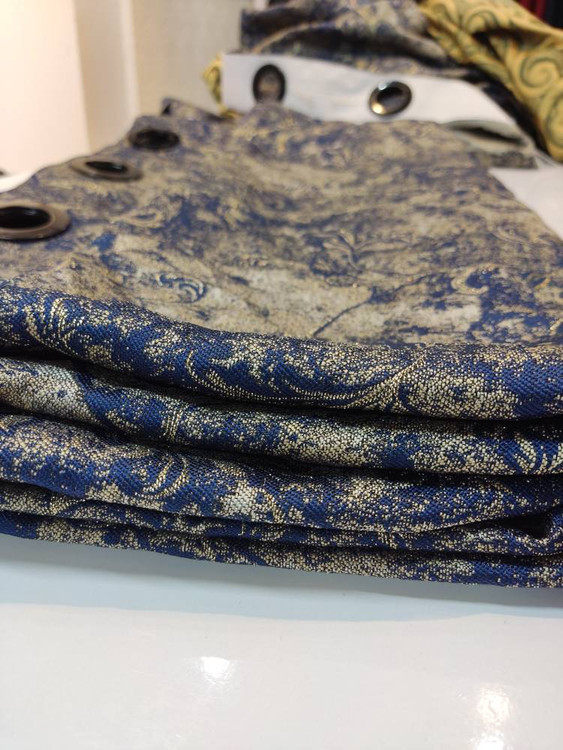 پرده سلطنتی آبی، شکوه و زیبایی را به فضای شما هدیه میدهد