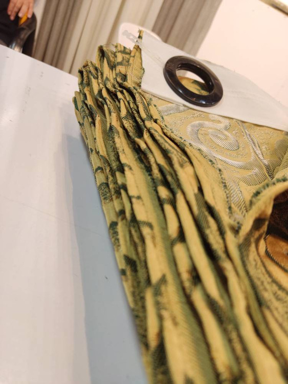 پرده سلطنتی طلایی، تجربهای لوکس از گذشته را به خانه شما میآورد