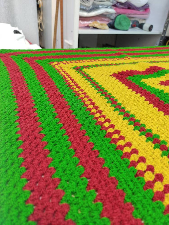 رومیزی دستبافت رنگی 80*80 سانتیمتر - قلاببافی با نخ باکیفیت