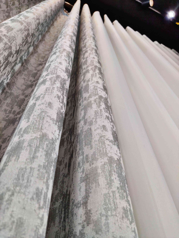 پرده آماده حریر کرپ طرح پتینه طوسی1