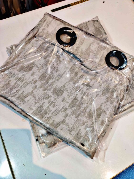 پرده آماده حریر کرپ طرح پتینه طوسی10