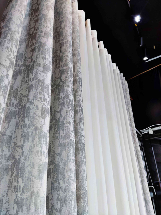 پرده آماده حریر کرپ طرح پتینه طوسی4