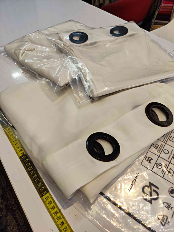 پرده آماده حریر سفید ساده شماره 1