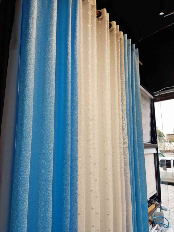 پرده آماده لیوما - رنگ آبی آسمانی انتخابی شیک و مینیمال۳