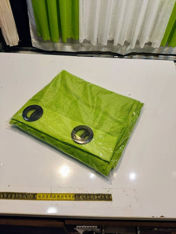 پرده آماده لیوما سبز روشن – انتخابی ملایم و مدرن برای فضایی باطراوت2