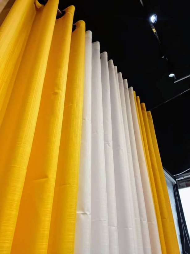 پرده حریر زرد | انرژی و نور در هر لحظه از روز