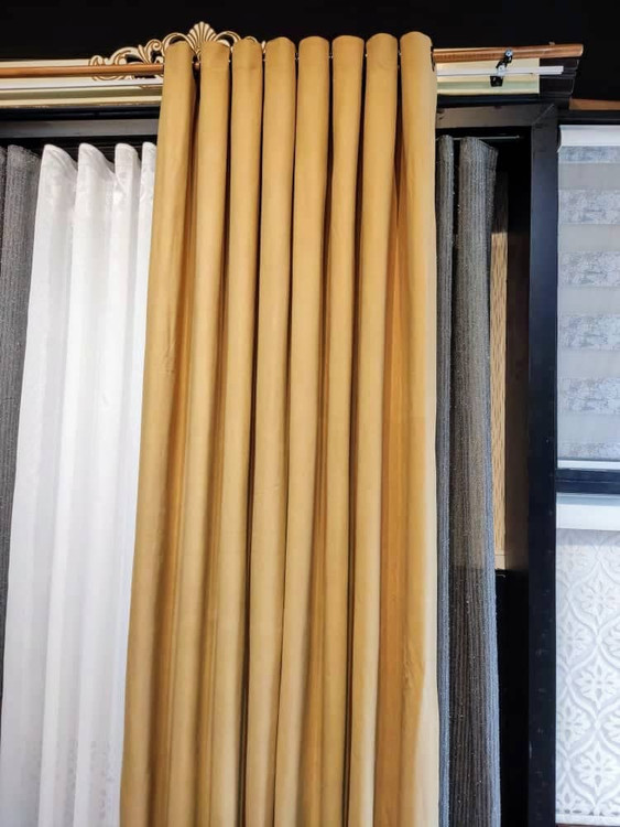 پرده مخمل آرتکلاسیکا – جلوهای اصیل با ترکیب کرم و قهوهای1