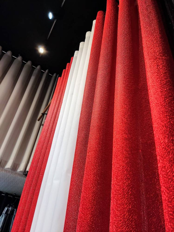 پرده آماده لیوما نیو رنگ قرمز – انتخاب هوشمندانه برای هر فضا!