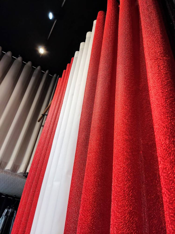 پرده آماده لیوما نیو رنگ قرمز – انتخاب هوشمندانه برای هر فضا!