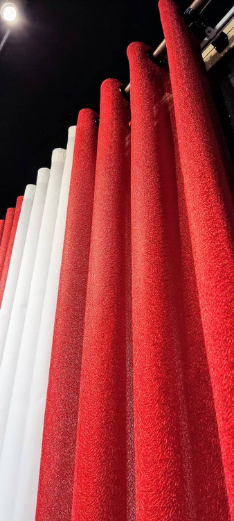 پرده آماده لیوما نیو رنگ قرمز – انتخاب هوشمندانه برای هر فضا!4